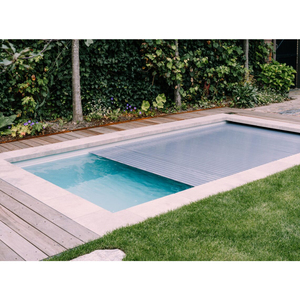 Couverture de <span class=keywords><strong>piscine</strong></span> rétractable électrique en PVC, anti-poussière, avec <span class=keywords><strong>enrouleur</strong></span> intégré pour l'intimité - Product Image 3
