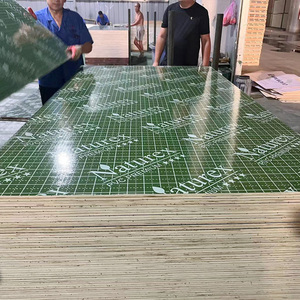 Película impermeable cara Fenol película laminada de doble cara madera contrachapada <span class=keywords><strong>para</strong></span> encofrado de hormigón Biz <span class=keywords><strong>tablero</strong></span> de hoja de madera contrachapada estándar - Product Image 1