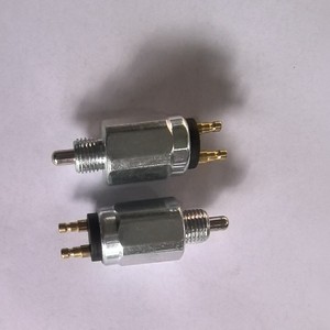 สวิตช์ไฟถอยหลังมิตซูบิชิ MC840590 12V สำหรับเปลี่ยนซ่อมรถยนต์ - Product Image 2