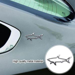 Autocollant de Voiture Métal 3D, Design Creux Poisson Requin, Emblème Badge Décalque pour Automobiles, Motos, Bouchon de Réservoir et Accessoires - Product Image 4
