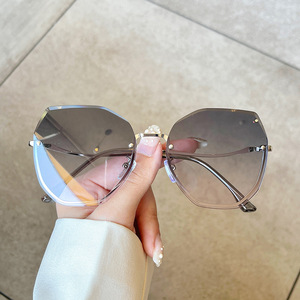 Lunettes de soleil hexagonales F3 722 pour femmes, monture dorée, verres PC dégradés gris, violet, rose, protection UV 100%, mode et sorties - Product Image 3