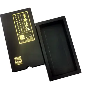 صندوق بطاقات مخصص لون أسود من ورق الكرافت مطبوع عليه رقائق معدنية ذهبية فاتنة صندوق بطاقات هدايا بدرج قابل للطي مزود بجلاف