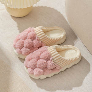 Nouvelles pantoufles d'intérieur et d'extérieur en coton pour l'automne et l'hiver, antidérapantes, à semelle épaisse et amortissante, pour hommes et femmes, à bout fermé, pour couple. - Product Image 6