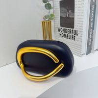 Pochette de soirée en PU couleur unie pour femme, sac à main de luxe avec poignée supérieure en métal doré, sac à bandoulière pour mariage, fête, bal de promo