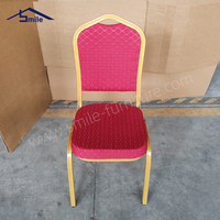 Chaise de banquet Red Smile, chaise de salle à manger commerciale moderne en fer empilable et stable, chaise de banquet d'hôtel avec dossier solide et coussin en mousse et tissu