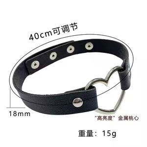 قلادة على الموضة للنساء والرجال لون وردي رائع قلادة قوطية على شكل قلب قلادة صخرية PU studed - Product Image 5