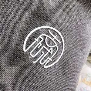 Parches Termoadhesivos 3D Personalizados, Etiquetas de Silicona con Logotipo Impreso en Serigrafía, Transferencia de Calor para Prendas y Gorras - Product Image 3
