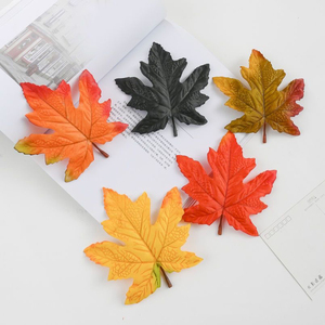 Grandes <span class=keywords><strong>feuilles</strong></span> <span class=keywords><strong>d</strong></span>'érable artificielles jaunes en plastique pour <span class=keywords><strong>décoration</strong></span> de mariage, de Noël et <span class=keywords><strong>d</strong></span>'<span class=keywords><strong>automne</strong></span> - Product Image 5