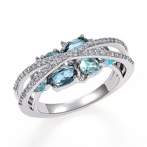 Anello Geometrico a Doppio Strato a Forma di X, Stile Creativo per Donne - Product Image 1