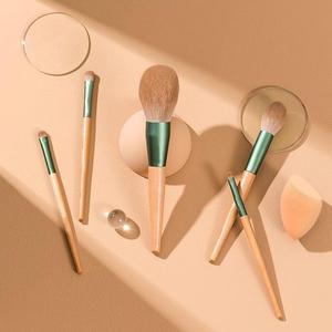 Juego de maquillaje profesional de 10 piezas, mango de madera de alta calidad de lujo, fibra sintética verde para aplicación de rímel, incluye rollo - Product Image 1