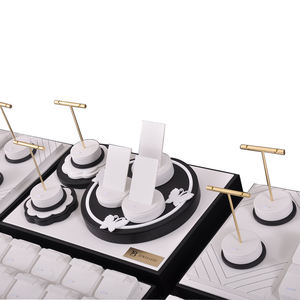 Présentoirs haut de gamme pour bijoux, présentoirs pour bijoux de piercing, présentoirs sur mesure en cuir microfibre de luxe pour bijoux de piercing - Product Image 5