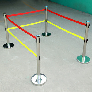 Poste de barrera retráctil de acero inoxidable de 2, 3 y 5 metros para control de filas y gestión de multitudes - Product Image 2
