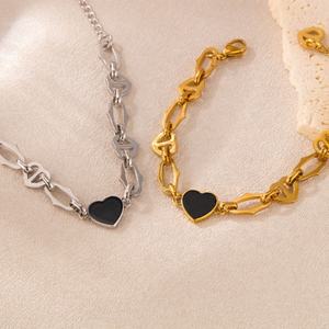 OUJ Bijoux d'été plaqué or 18 carats pour femme en acier inoxydable sans ternissure Bracelets à breloques en forme de cœur et émail - Product Image 2