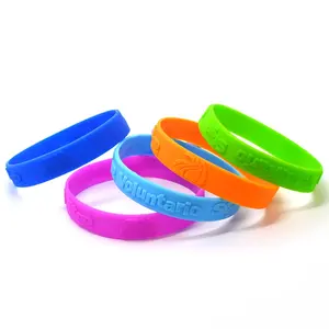 Low Moq Festival Party Plastic Rainbow Silicone Wristbands Personalized Cheap Customizable Wristbands