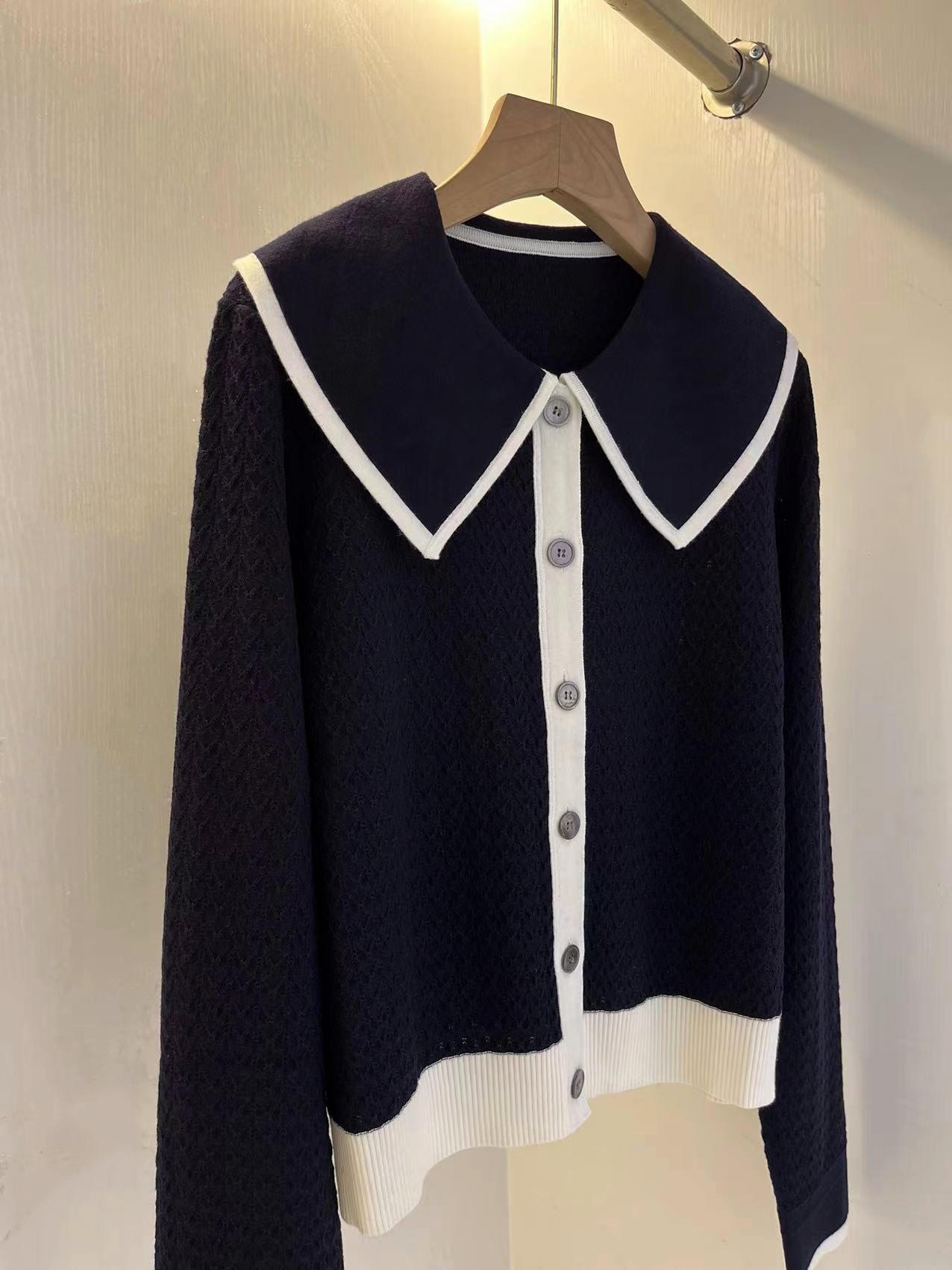 สีน้ำเงินกรมท่า