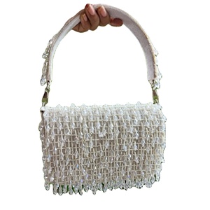 Bolso de hombro con cuentas blancas de lujo para mujer, bolso de mano para fiesta de noche disponible a precio asequible para exportación - Product Image 1