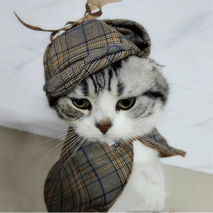 Disfraz de Detective Sherlock Holmes para Mascotas, Gatos y Perros, Conjunto de Sombrero y Capa, Disfraz de Verano sin Mangas, Ropa Creativa para Animales - Product Image 1