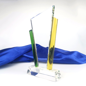 جوائز كريستال مخصصة بالجملة من المصنع مع نقش بالليزر - Product Image 2