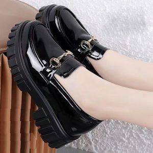 Mocasines de cuero para mujer estilo japonés, zapatos de plataforma con suela gruesa negra, sin cordones, que aumentan la altura, para el tiempo libre - Product Image 1