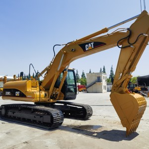 Excavatrice sur chenilles Caterpillar 320CL bien entretenue, équipement de terrassement et de construction robuste, à vendre - Product Image 1