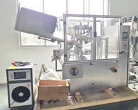 Máquina de llenado y sellado de tubos de aluminio y plástico blando completamente automática ESKO para tubos de crema y pomada de loción