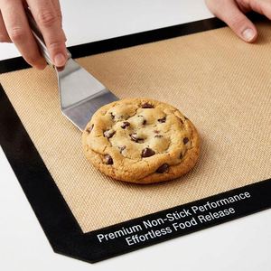 Lot de 4 tapis à macarons en silicone antiadhésifs avec bordure noire professionnelle, renforcés de fibre de verre haute résistance - Product Image 3