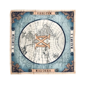 Bufandas de Seda Grandes con Estampado Floral Cuadrado Personalizadas, Fabricadas en China - Product Image 5