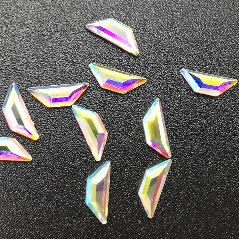 Strass blu direzionali della decorazione della parte posteriore piana delle forme di arte del chiodo del diamante lucido multicolore all'ingrosso della barca 3D