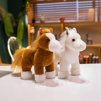 Nouveau cheval en peluche cheval de poupée en peluche douce
