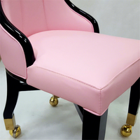 Chaise de luxe commerciale pour casino de Macao avec roulettes, chaise de jeu de Baccarat, chaise de salle à manger en tissu doux pour hôtel, tables en bois modernes et contemporaines