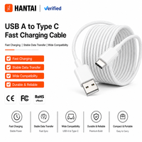 Câble USB universel blanc mâle A vers mâle C pour la charge et la synchronisation des données avec gaine extérieure lisse pour les appareils quotidiens