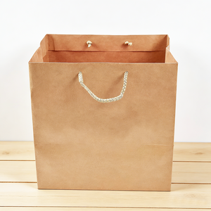 Sac cadeau en papier kraft écologique en gros avec poignée torsadée plate, logo personnalisé, petit emballage de détail, usine OEM - Product Image 3