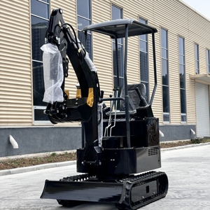 Miniexcavadora de Alta Eficiencia Tipo Oruga con Motor Central, Certificación CE y Aprobación EPA, de la Marca Más Vendida - Product Image 3