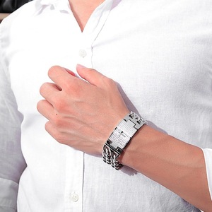 Nuovo Bracciale da Uomo con Croce Biblica a Doppio Strato, Catena Larga Incisa in Acciaio Inossidabile 316L con Fibbia - Product Image 3