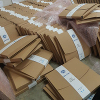 Offre Spéciale : Emballages pliables personnalisés pour vêtements (T-shirts) avec doublure en éponge, revêtement UV, en papier recyclable