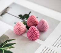 Großhandel 3d Design Erdbeer frucht Silikon form für Kerzen wachs Epoxidharz Seife Schokoladen kuchen Dekoration