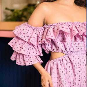 Nouvelle robe mini sans bretelles tendance avec broderie ajourée et ourlet à volants, robe décontractée en coton sur mesure - Product Image 5