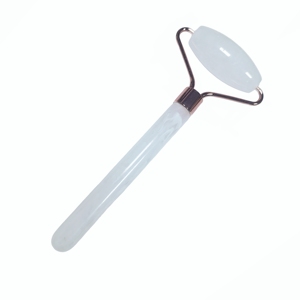 Rouleau facial en jade blanc naturel à tête unique avec manche en résine allongé, masseur facial, vente en gros - Product Image 3