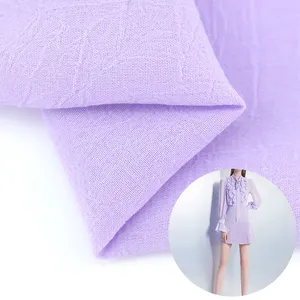 80g/m² Leichte 100 Polyester faltige weiche Krepps toffe Lila Georgette-Hemden stoffe