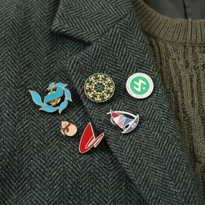Nouveaux Pins de revers en métal, vente en gros, badges décoratifs <span class=keywords><strong>drapeau</strong></span> <span class=keywords><strong>féministe</strong></span>, personnalisés en émail dur, motifs Appareil, Organe, Utérus - Product Image 3