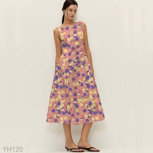 Tela de poliéster con estampado floral pequeño vintage Henry Textiles patrón clásico para blusas y Pijamas - Product Image 3