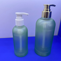 Botella de PET Transparente Verde con Panel para Etiqueta, 250ml, 300ml, 500ml, con Diseño Vertical Acanalado, para Loción Corporal, Venta al Por Mayor