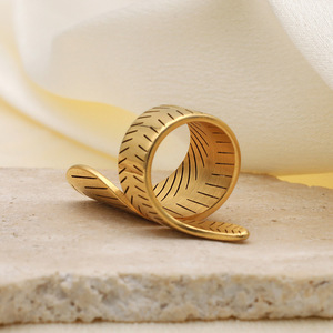 French Style Leaf Pattern <b>Titanium</b> Steel <b>Ring</b> Gold Unisex Fashion Jewelry Gift - Product Image 1