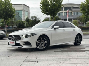 Modelo <span class=keywords><strong>2022</strong></span> de Premium de segunda mano Beijing <span class=keywords><strong>Benz</strong></span> A200L sedán deportivo coche de gasolina coche de combustible, sedán de segunda mano - Product Image 2