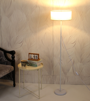 Lampadaire LED moderne et créatif avec tissu protecteur des yeux Salon Salle d'étude Hôtel Chambre à coucher Décoration Canapé Lumière d'ambiance