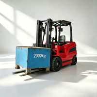 Chariot élévateur électrique contrepoids robuste de 2 tonnes, mât triple étage, hauteur de levage max. 4 m, batterie lithium-ion, propulsion arrière, pneus pleins