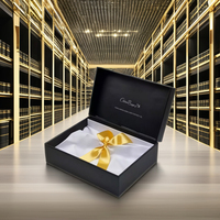 Boîte d'expédition de chemise de costume personnalisé de luxe feuille d'or estampage gaufrage papier carton ondulé emballage postal de costume de luxe durable