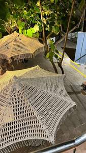 Sombrilla de Playa con Dosel Tejido, Borlas de Crochet y Flecos de Macramé de Diseño Moderno para Uso Exterior en Hoteles, Parques y Gimnasios - Product Image 2