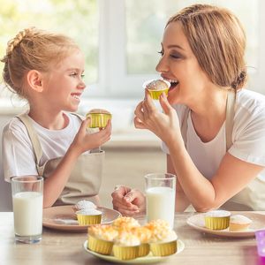 Vasos y Contenedores Redondos y Cuadrados de Papel de Aluminio Desechables, Aptos para Alimentos, Personalizables al por Mayor (con Tapas) para Hornear Postres - Product Image 4