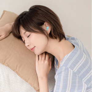 Bouchons d'oreilles en silicone rose de haute qualité, qui ne blesseront pas vos oreilles et ne coulissent pas ; réutilisables pour le sommeil et l'atténuation du bruit. - Product Image 1